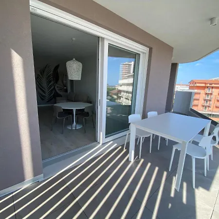 Light Palace 7 - Immobiliare Living * Lido di Jesolo